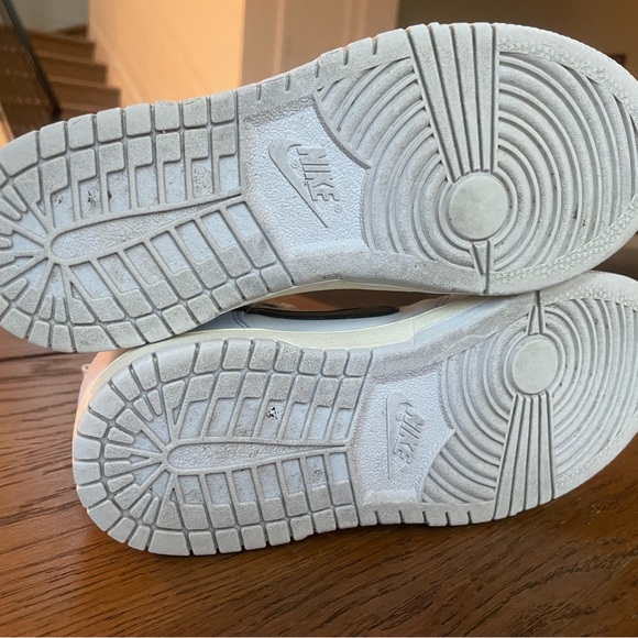 Nike Dunk Hi in Summit White / Grey kids size 2y - EUC - Picture 6 of 6